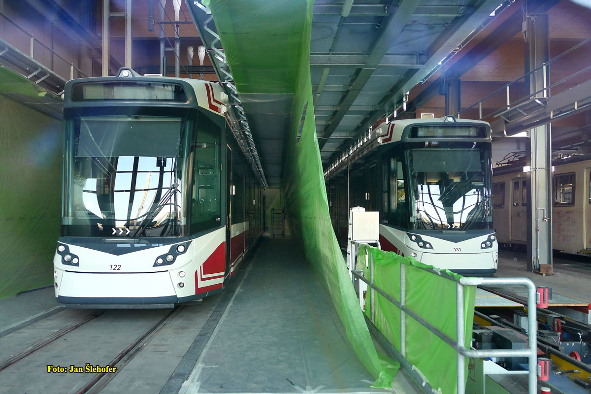 Гмунден – Форхдорф – Ламбах, Vossloh Tramlink V3 № 122; Гмунден – Форхдорф – Ламбах, Vossloh Tramlink V3 № 131