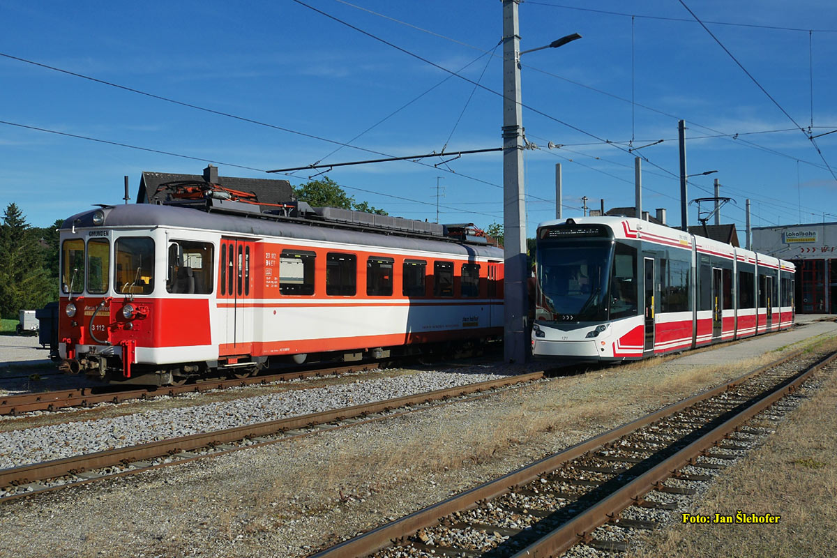 Gmunden – Vorchdorf – Lambach, SWS/BBC Be 4/4 № 23112; Gmunden – Vorchdorf – Lambach, Vossloh Tramlink V3 № 121