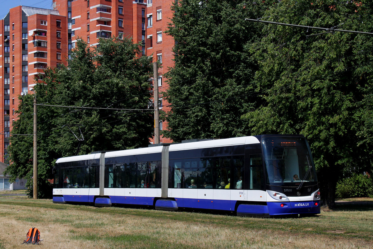 Riga, Škoda 15T ForCity Alfa Riga č. 57038
