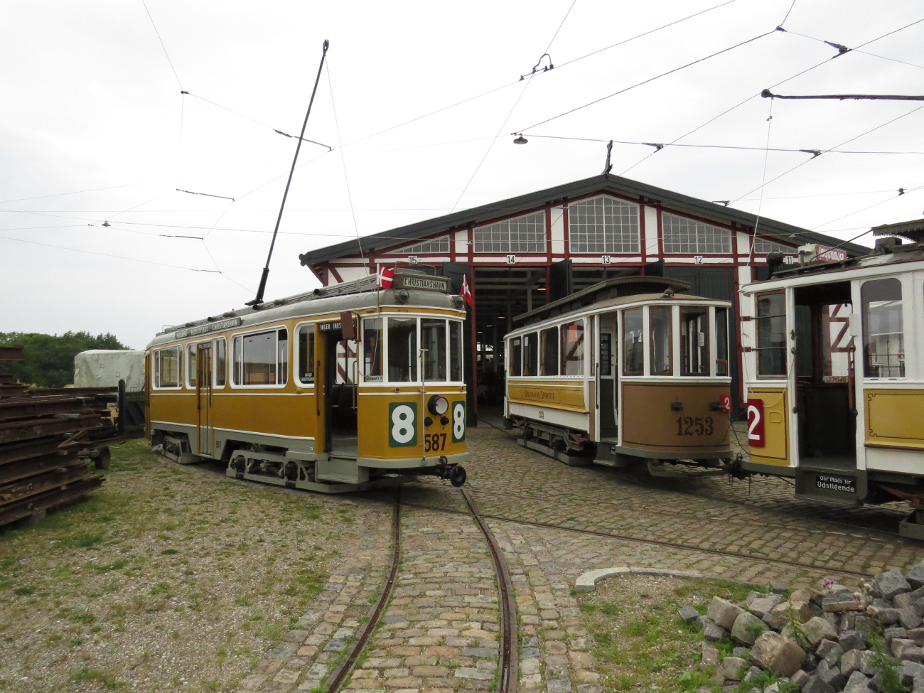 Скьолленесхольм, Четырёхосный моторный KS Lunding № 587; Скьолленесхольм, Двухосный прицепной Scandia № 1253