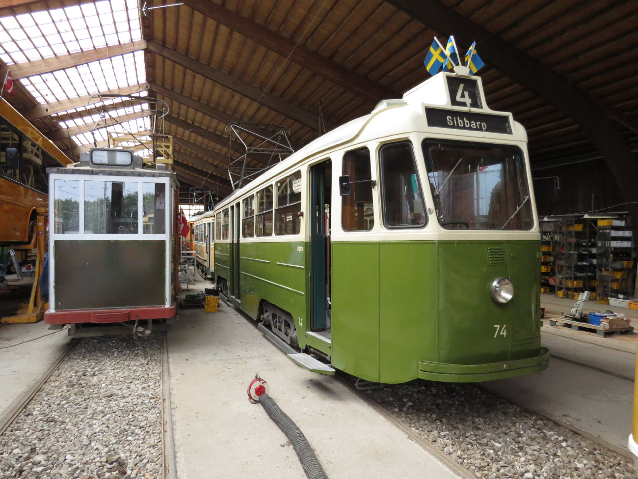 Skjoldenæsholm, Schörling 2-axle service car — R4; Skjoldenæsholm, ASEA A25G — 74