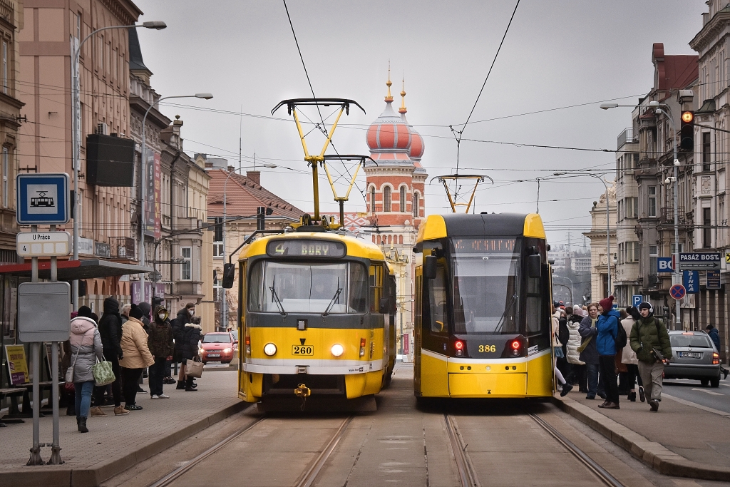 Пльзень, Tatra T3R.P № 260; Пльзень, Škoda 40T ForCity Smart № 386