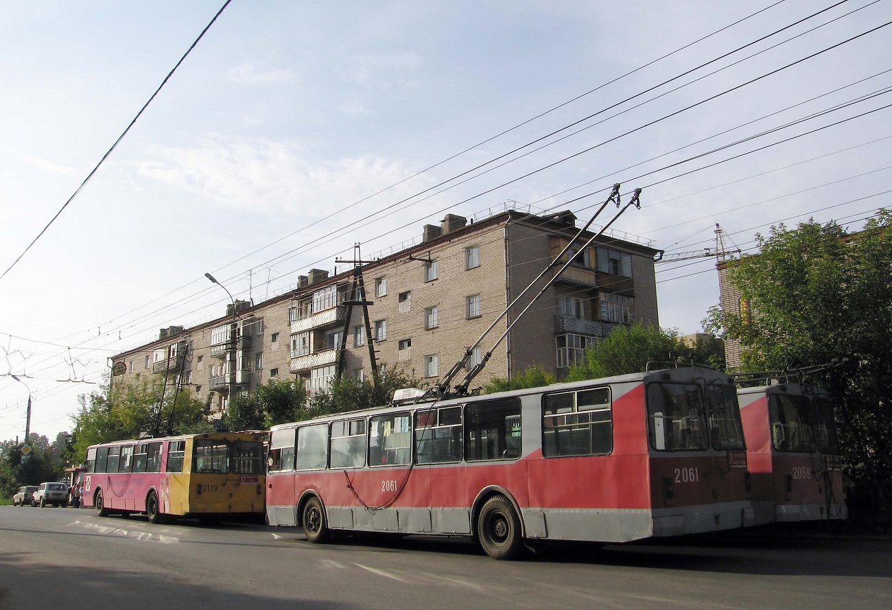 Ижевск, ЗиУ-682В [В00] № 2061; Ижевск, ЗиУ-682В [В00] № 2059