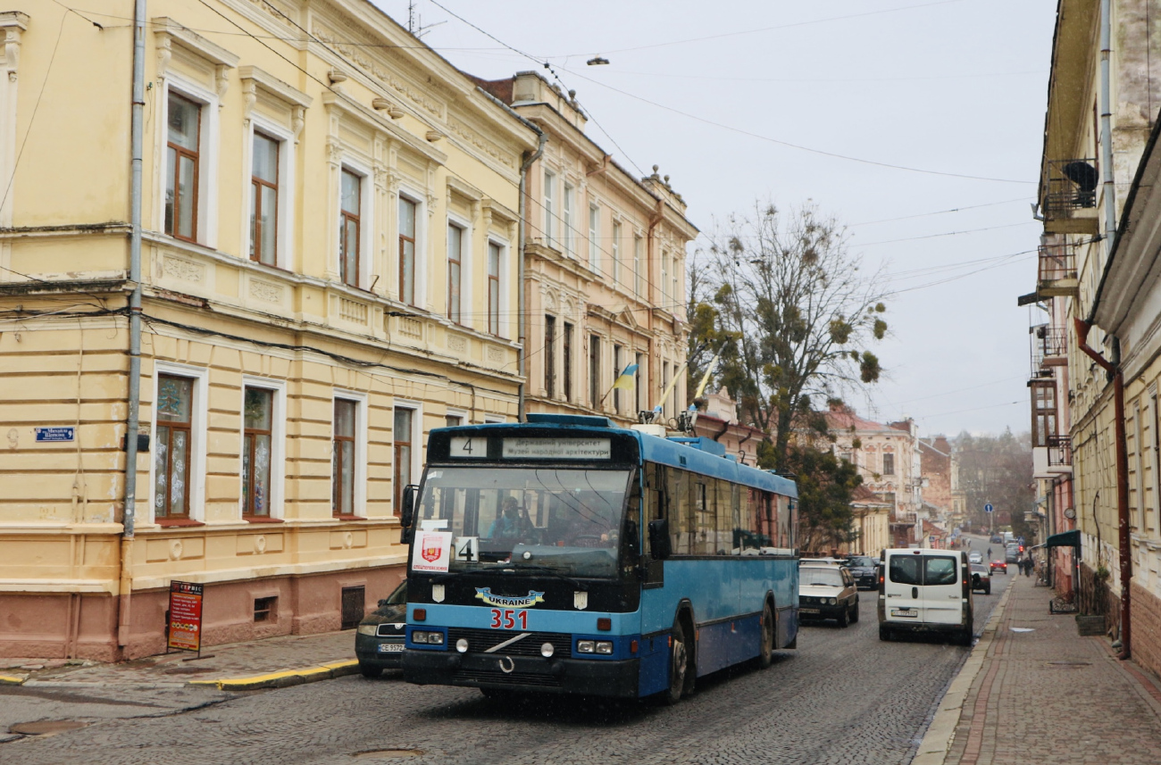 Черновцы, Den Oudsten B88 № 351