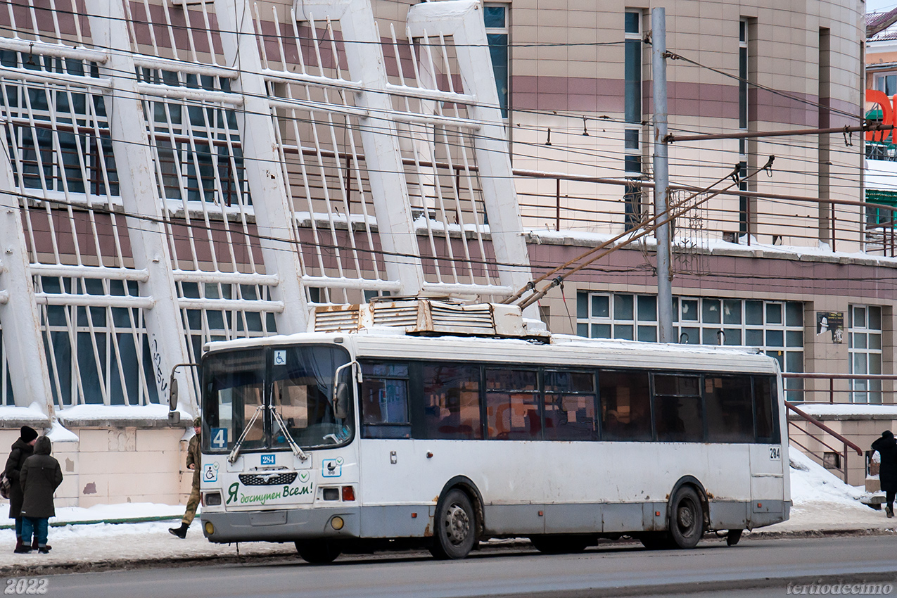 Omsk, LiAZ-52803 N°. 284