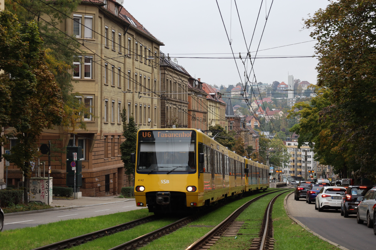 Stuttgart, Duewag DT8.S # 4142