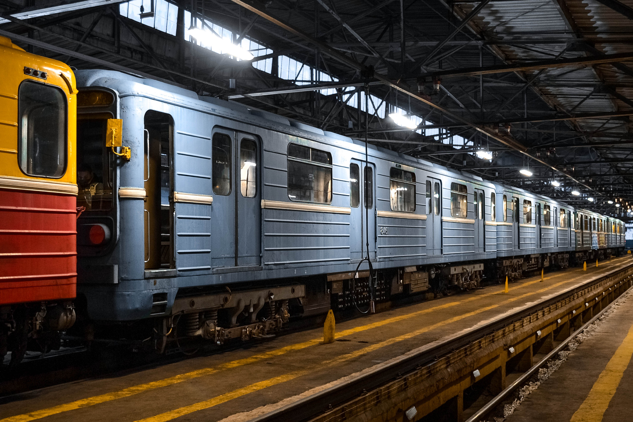 Москва, 81-717 (ЛВЗ) № 8461