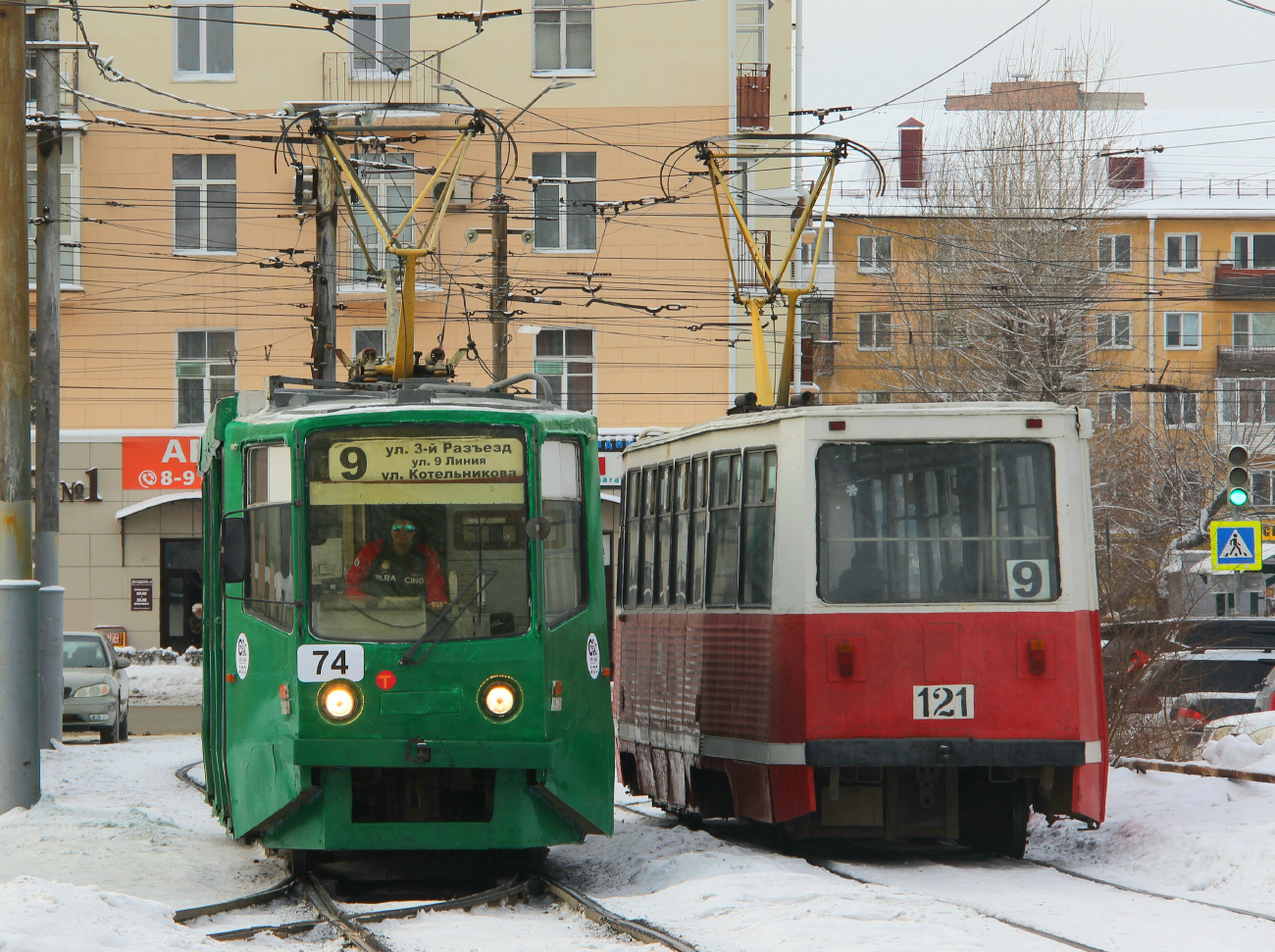 Омск, 71-608КМ № 74; Омск, 71-605 (КТМ-5М3) № 121