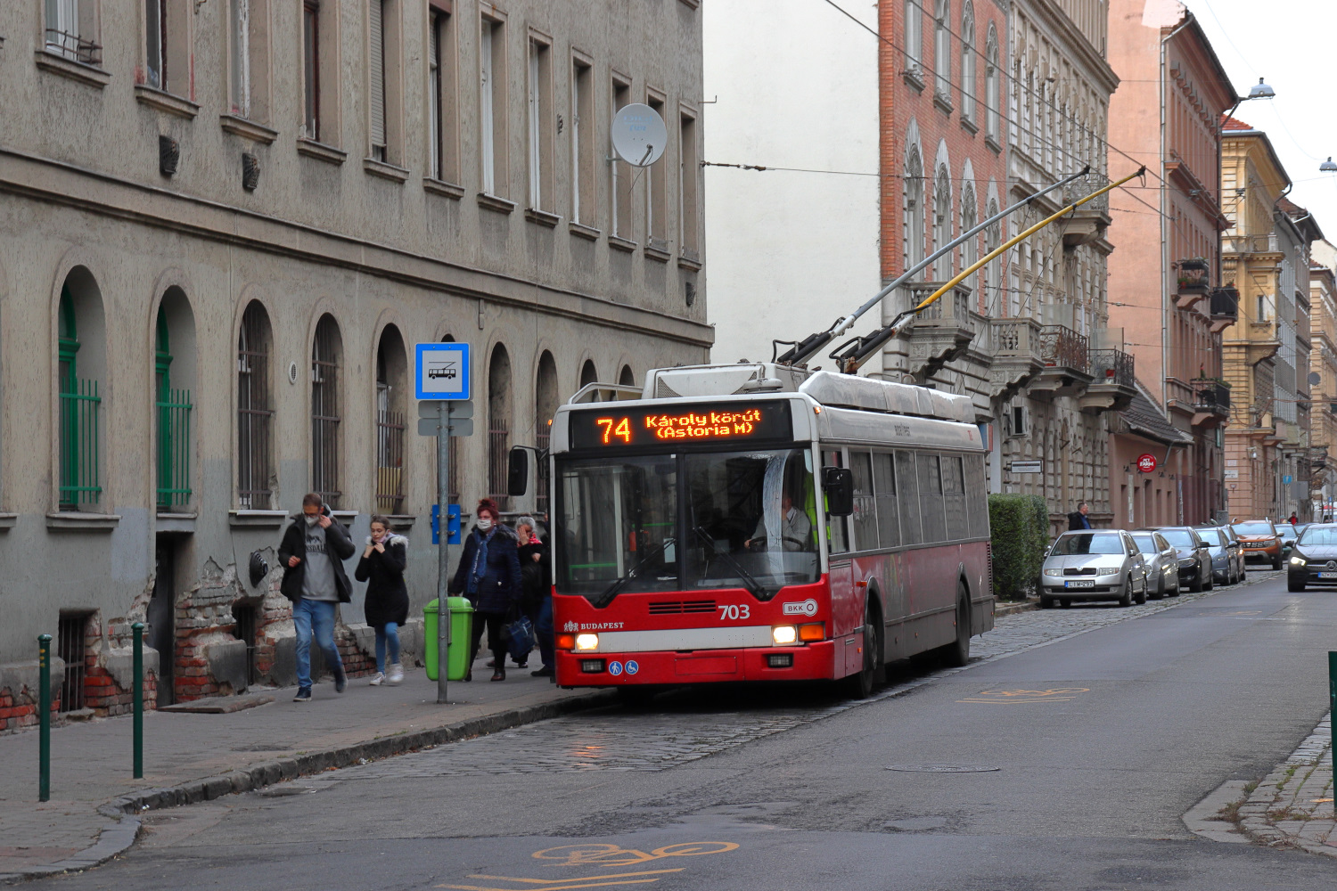 Будапешт, Ikarus 412.81 № 703