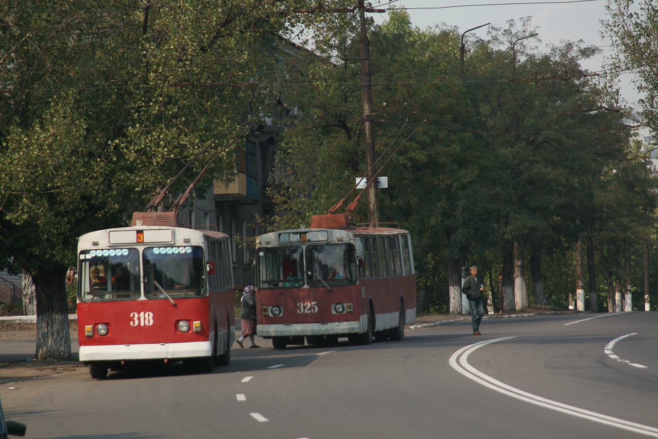Alchevsk, ZiU-682V [V00] № 318; Alchevsk, ZiU-682V [V00] № 325