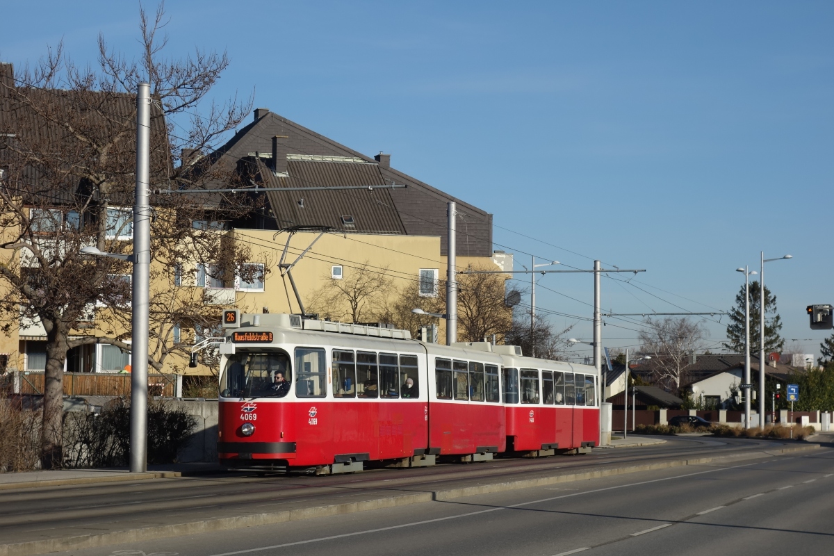 Vienna, SGP Type E2 № 4069; Vienna, Bombardier Type c5 № 1469