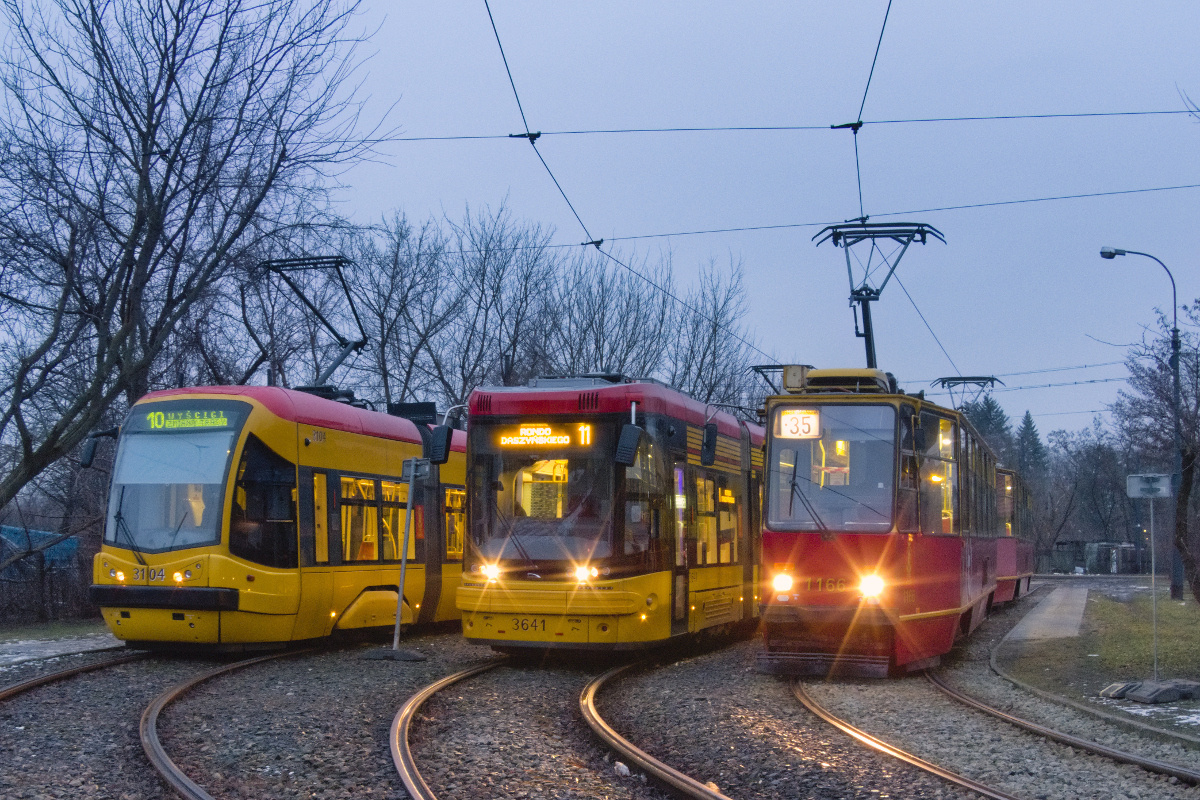 Варшава, PESA Tramicus 120N № 3104; Варшава, PESA Jazz 128N № 3641; Варшава, Konstal 105Na № 1166