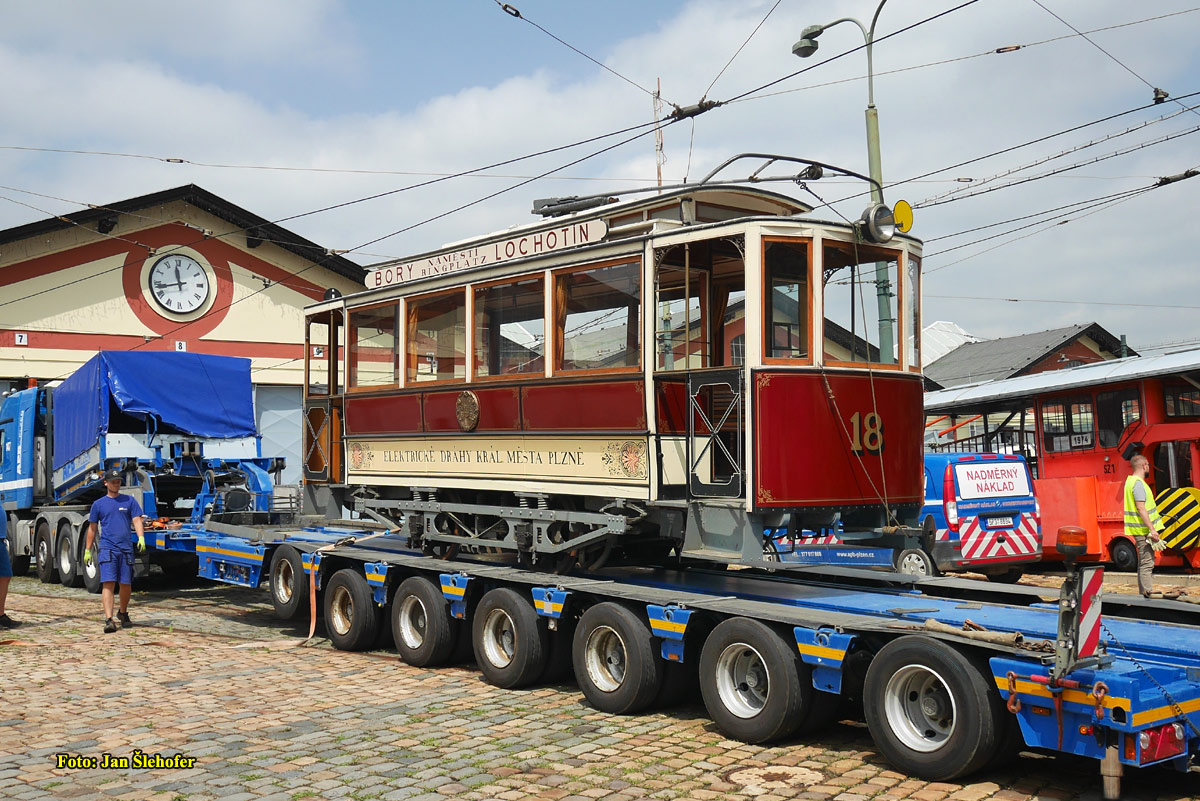 Прага, Двухосный моторный Křižík № 18