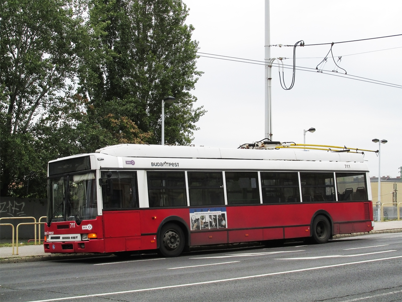 Budapešť, Ikarus 412.81 č. 711