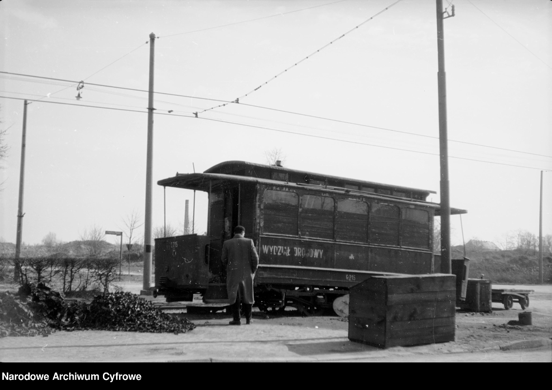 Wrocław, Berolina 2-axle motor car # G-215