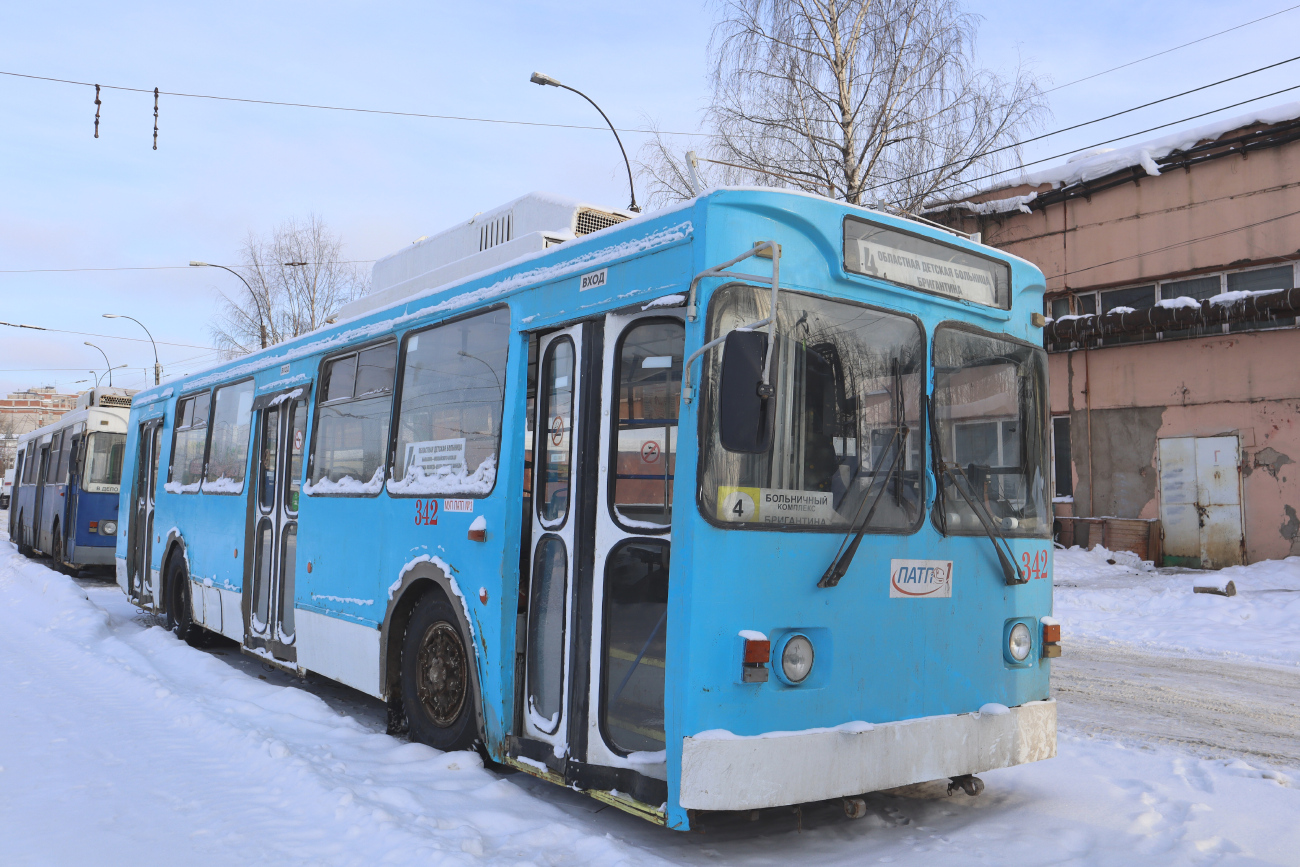 Вологда, ЗиУ-682ГМ1 (с широкой передней дверью) № 342