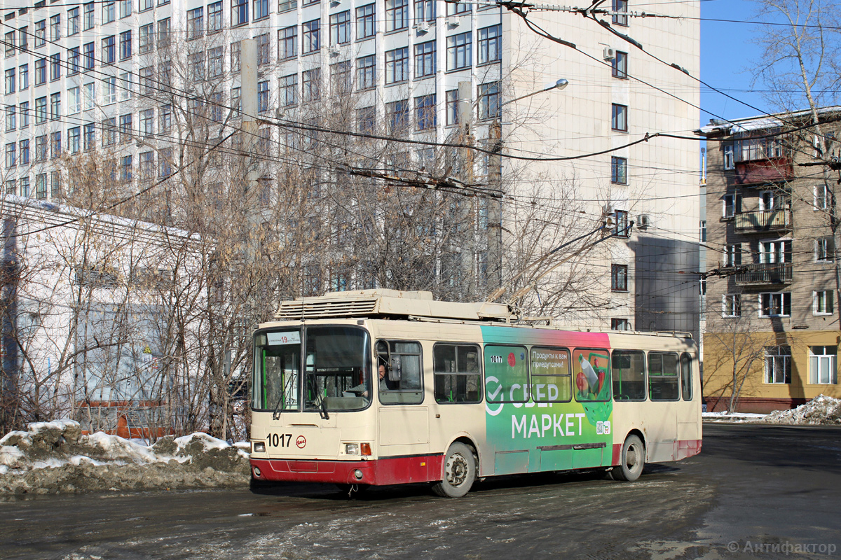 Челябинск, ЛиАЗ-5280 (ВЗТМ) № 1017