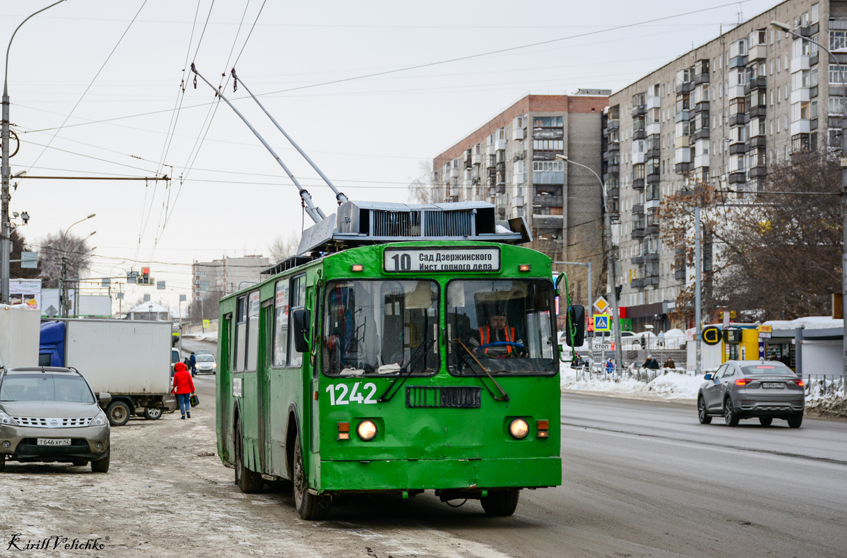 Новосибирск, СТ-682Г № 1242