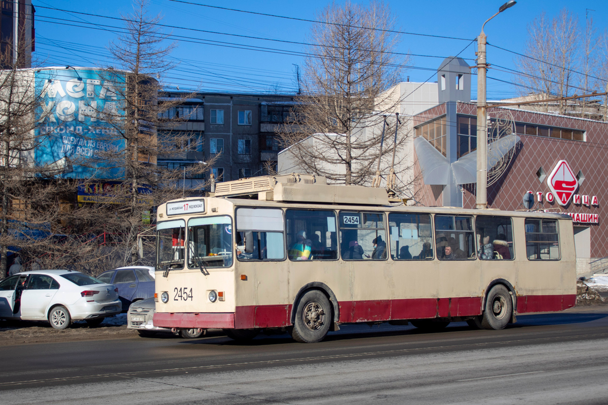 Челябинск, ЗиУ-682Г [Г00] № 2454