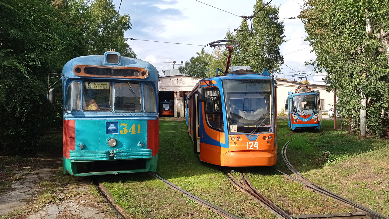 Chabarowsk, RVZ-6M2 Nr 341; Chabarowsk, 71-623-02 Nr 124 Chabarowsk, RVZ-6M2 Nr 341; Chabarowsk, 71-623-02 Nr 124