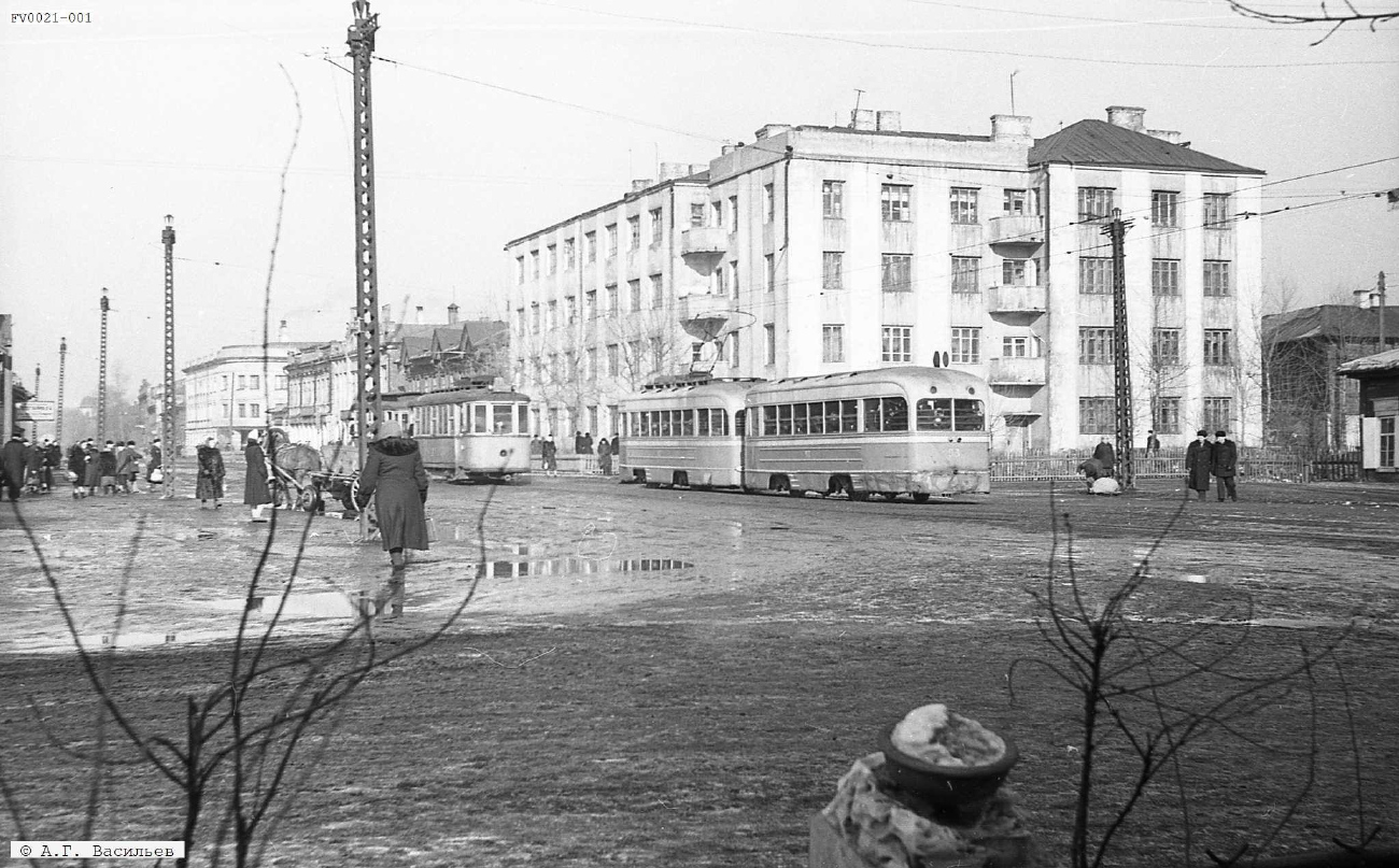 Иркутск, Двухосный моторный Николаевского завода № 4; Иркутск, КТМ-1 № 03; Иркутск, КТП-1 № 53; Иркутск — Исторические фотографии