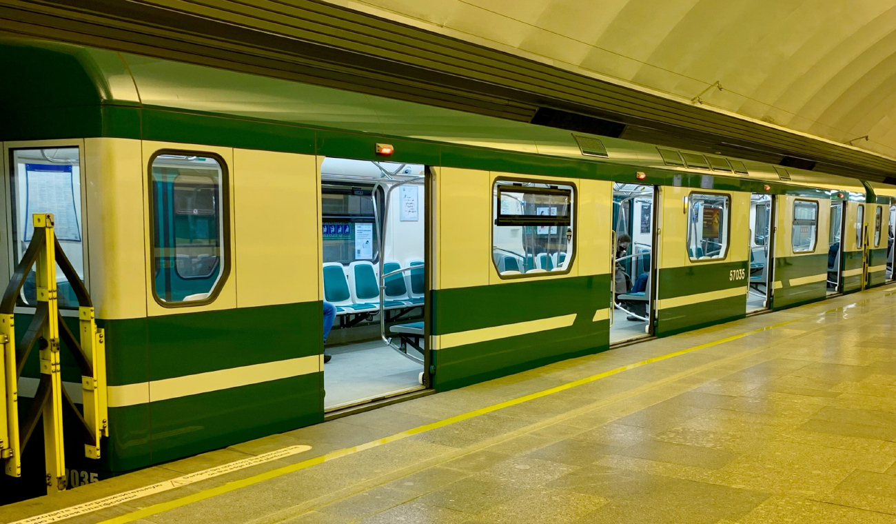 Санкт-Петербург, 81-557.2 «НеВа» № 57035