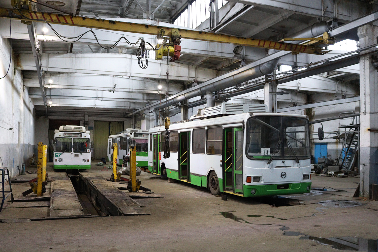 Ленинск-Кузнецкий, ЗиУ-682Г [Г00] № 57; Ленинск-Кузнецкий, ЛиАЗ-5280 № 90