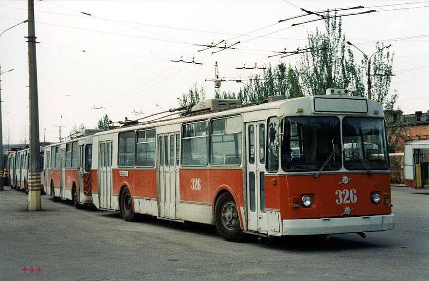 Алчевск, ЗиУ-682В [В00] № 326; Алчевск, ЗиУ-682В [В00] № 327