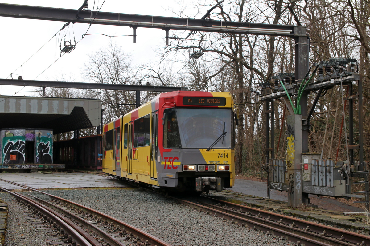Шарлеруа — Excursion with the renovated 7409 and the original 7414 to and along the unused metro (20/02/2022); Шарлеруа — Станции и инфраструктура (неиспользуемые)
