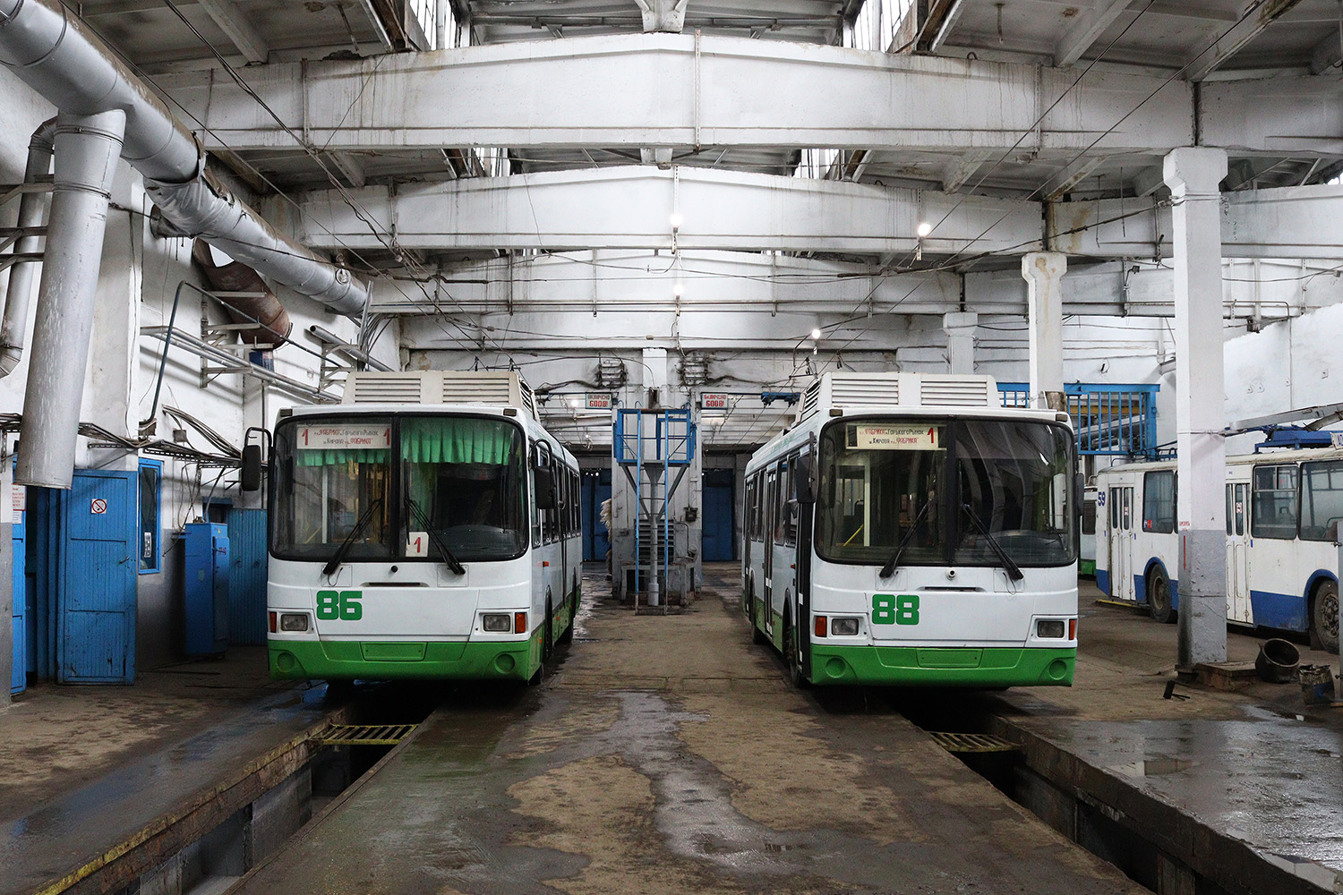 Ленинск-Кузнецкий, ЛиАЗ-5280 № 86; Ленинск-Кузнецкий, ЛиАЗ-5280 № 88