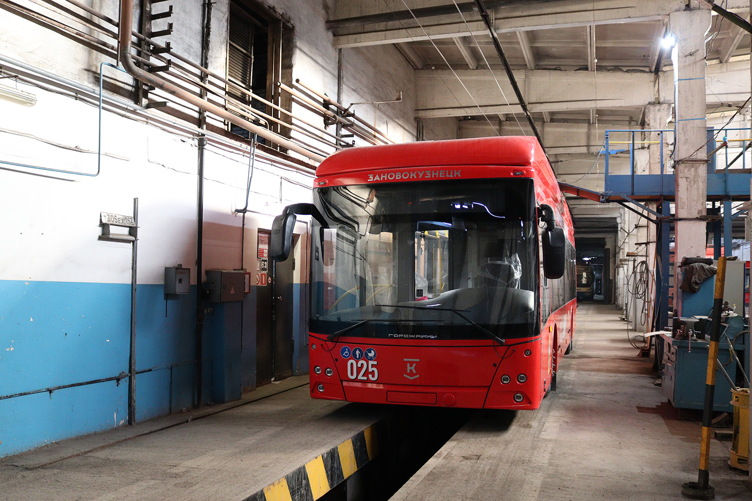 Новокузнецк, УТТЗ-6241.01 «Горожанин» № 025