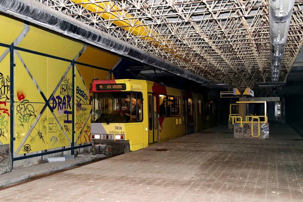 Шарлеруа — Excursion with the renovated 7409 and the original 7414 to and along the unused metro (20/02/2022); Шарлеруа — Станции и инфраструктура (неиспользуемые)