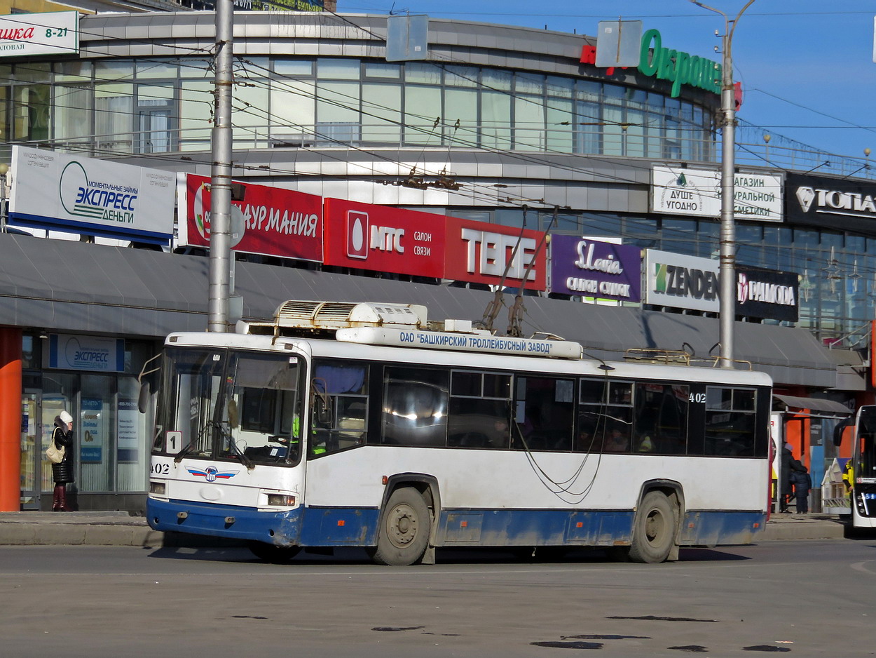 Киров, БТЗ-52767Р № 402