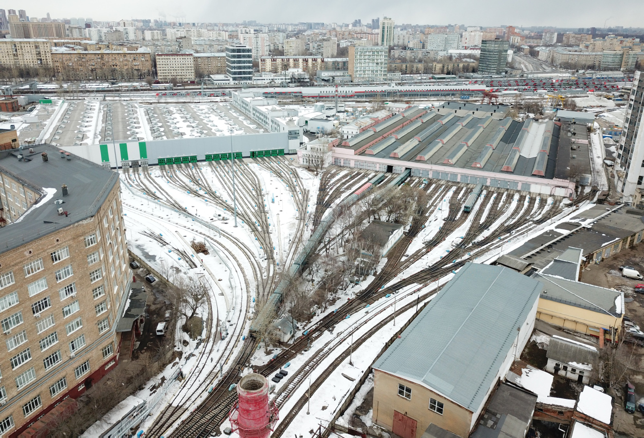 Moskva — Metro — [2] Zamoskvoretskaya Line; Moskva — Metro — Vehicles — Type 81-717/714 and modifications