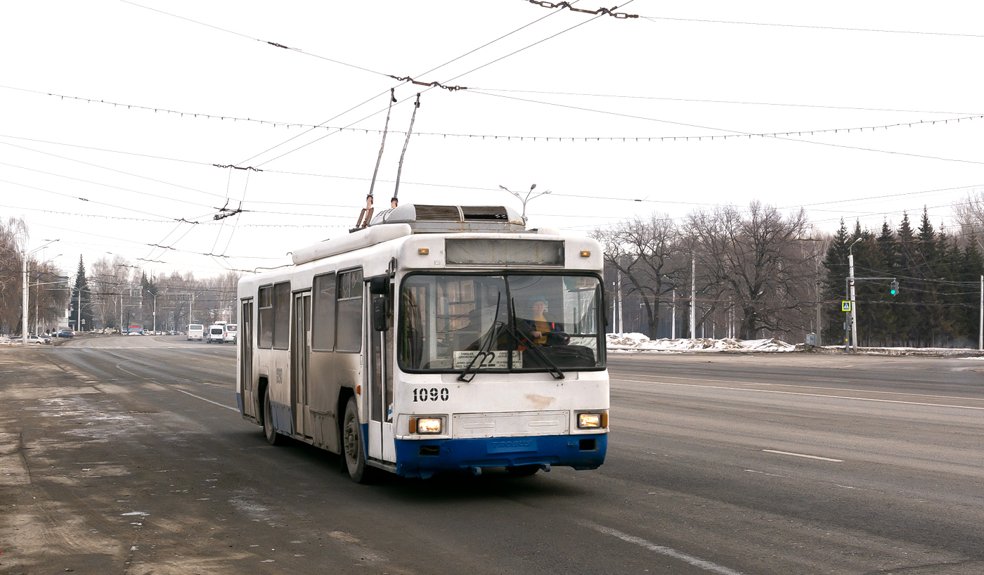 Уфа, БТЗ-52761Р № 1090