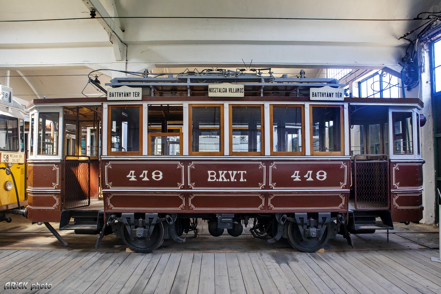 Budapesta, BKVT Q Nr. 418; Budapesta — Museums