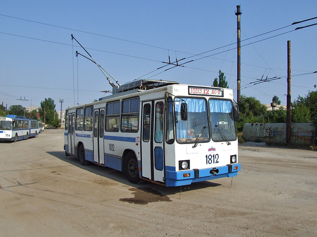 Мариуполь, ЮМЗ Т2 № 1812