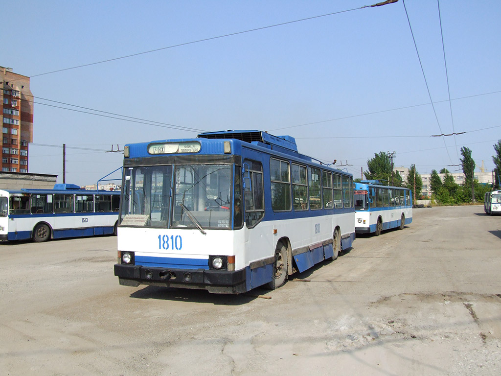Мариуполь, ЮМЗ Т2 № 1810
