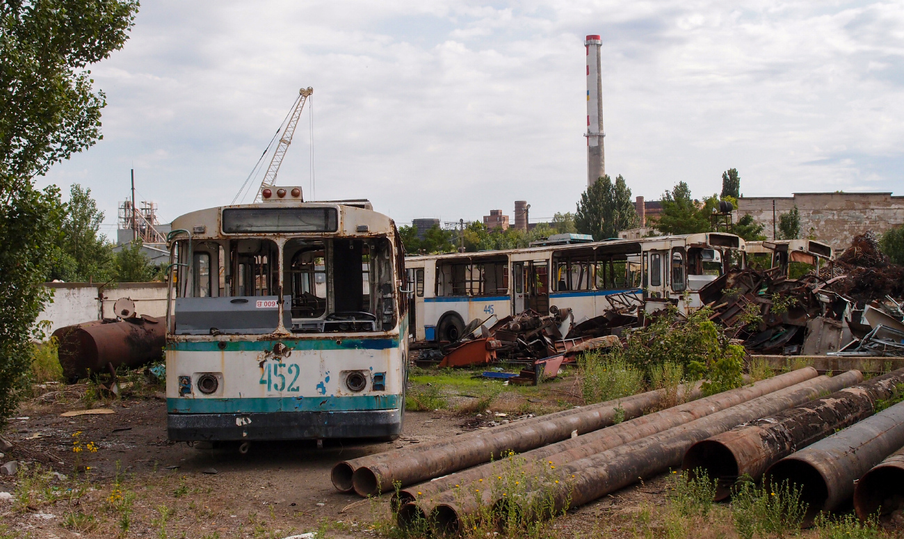 Херсон, ЗиУ-683В01 № 452