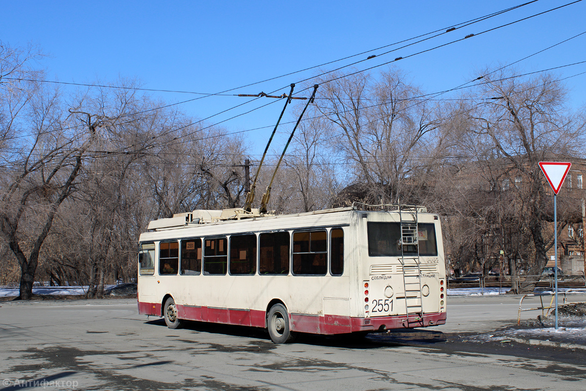 Челябинск, ЛиАЗ-5280 (ВЗТМ) № 2551