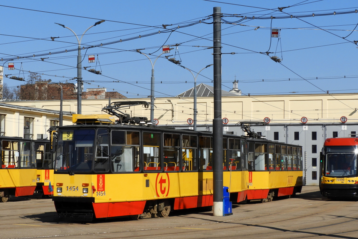 Warsaw, Konstal 105Nf # 1454