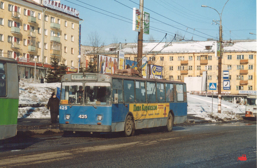 Киров, ЗиУ-682В № 425