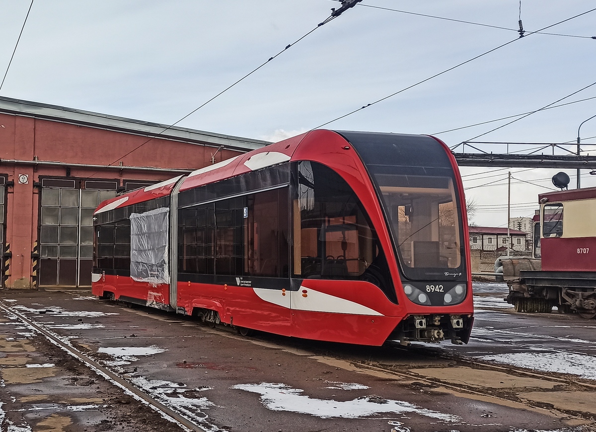 Санкт Петербург, 71-923М «Богатырь-М» № 8942