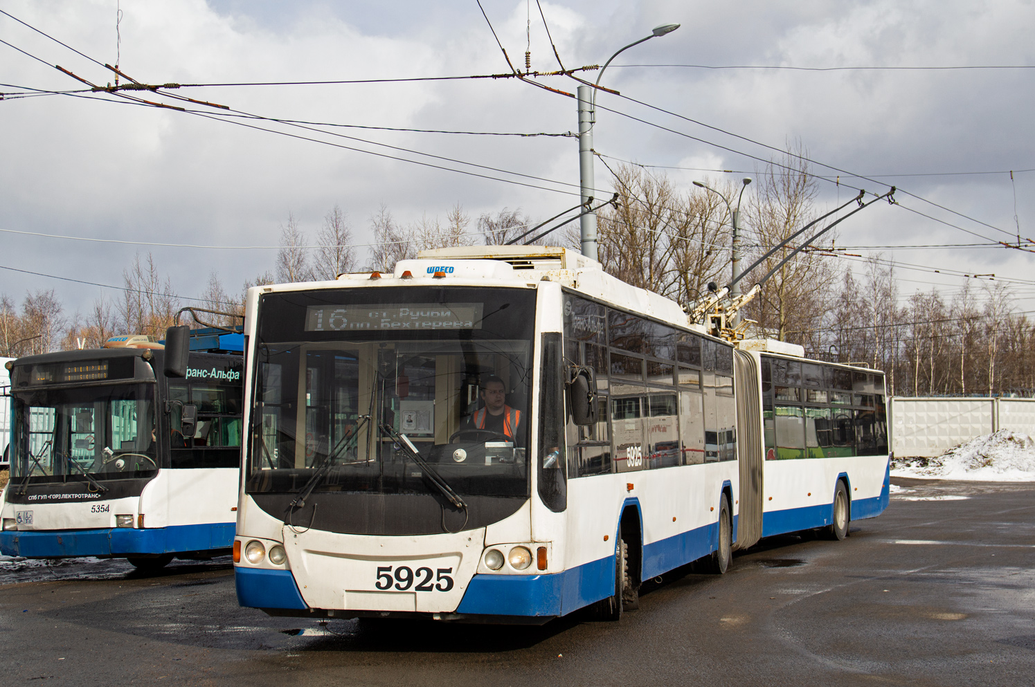 Sankt Petersburg, VMZ-62151 “Premier” Nr. 5925