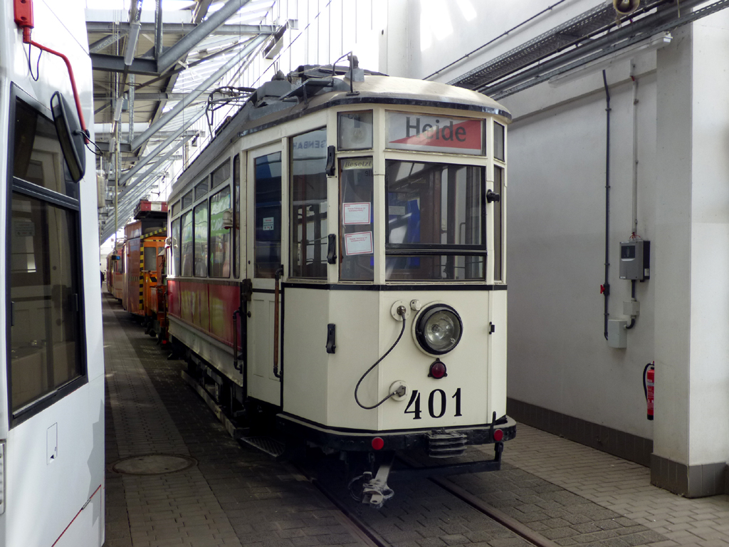 Halle, Lindner/SSW 2-axle motor car Br. 401