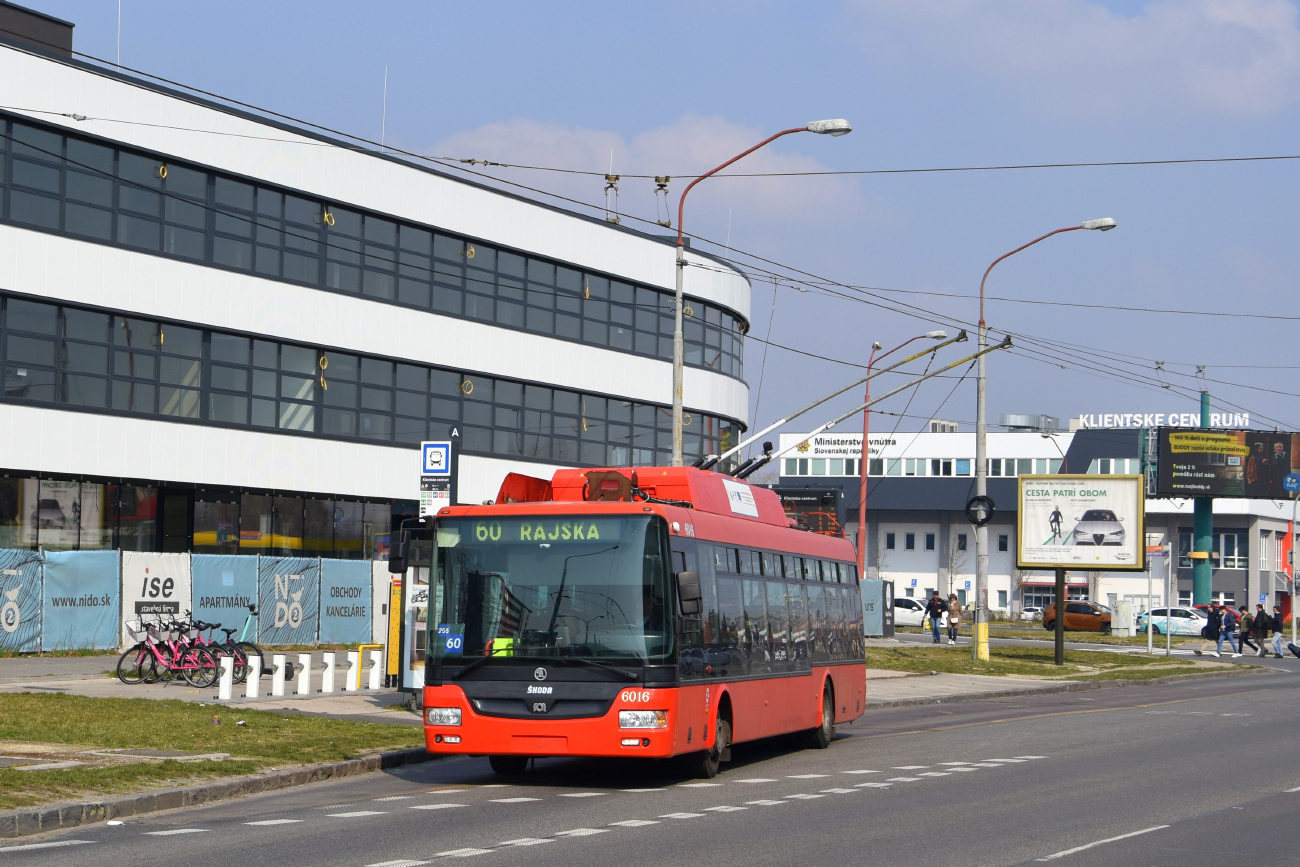 Bratislava, Škoda 30Tr SOR Br. 6016