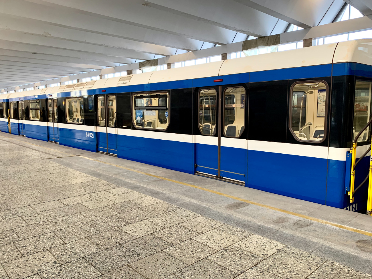 Санкт-Петербург, 81-557.1 «НеВа» № 57021