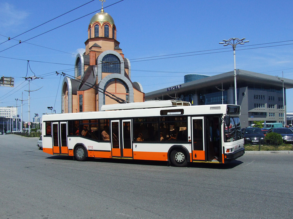 Киев, МАЗ-103Т № 3713