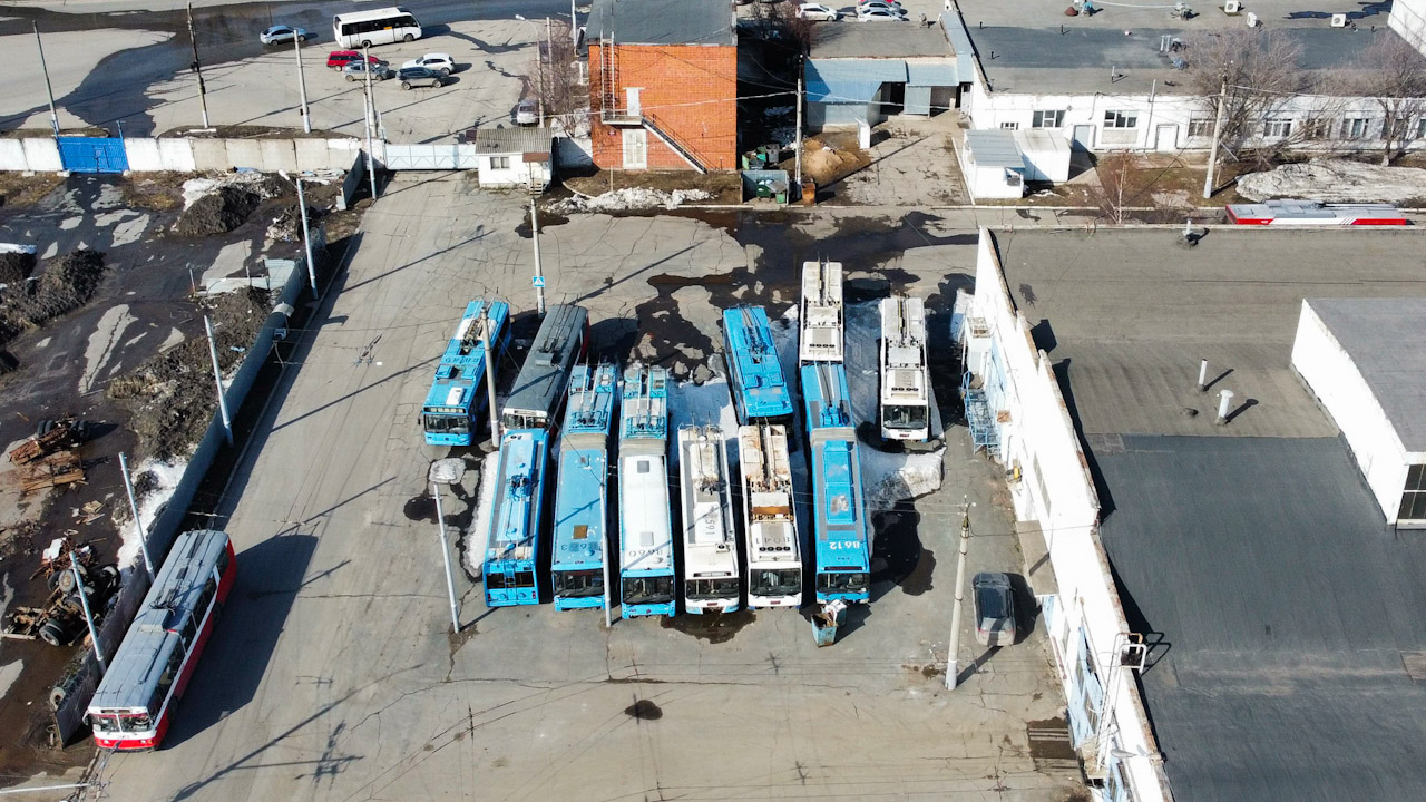 Ижевск, ЗиУ-682В [В00] № 2058; Ижевск, СВАРЗ-МАЗ-6235.00 № 1418; Ижевск, Тролза-6206.01 «Мегаполис» № 1446; Ижевск, Тролза-6206.00 «Мегаполис» № 1445; Ижевск, БКМ 321 № 1442; Ижевск, Тролза-5265.00 «Мегаполис» № 1436; Ижевск, БКМ 333 № 1447; Ижевск, Тролза-5265.00 «Мегаполис» № 1439; Ижевск, ЗиУ-682В № 2180