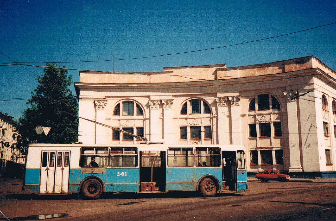 Tver, ZiU-682G10 č. 141; Tver — Trolleybus terminals and turning rings; Tver — Tver trolleybus in the 1990s